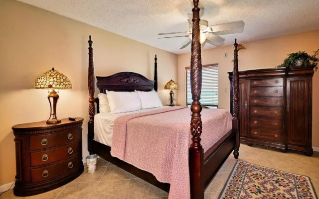 photo 4 of 440 West 607N 6th Floor 440 West Condo with Stunning Water View. 23148