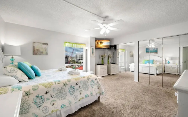 photo 2 of 440 West #804