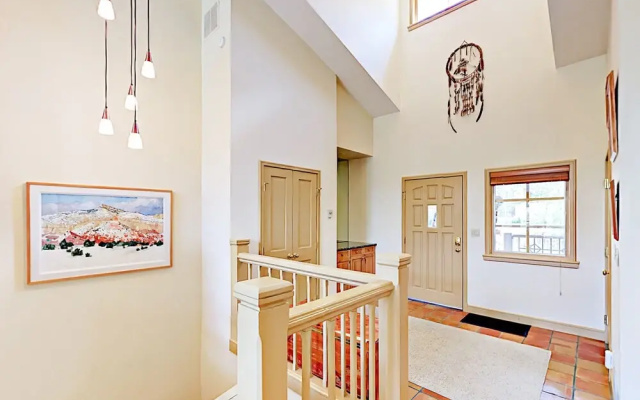 photo 2 of 450 Offerson Road Townhouse by RedAwning