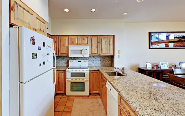 photo 4 of 450 Offerson Road Townhouse by RedAwning