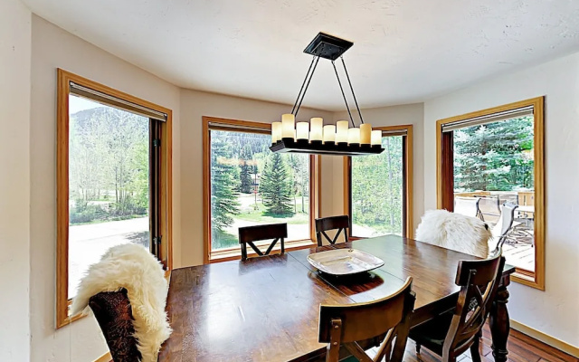 photo 3 of 4501 Vail - 5 Br Duplex