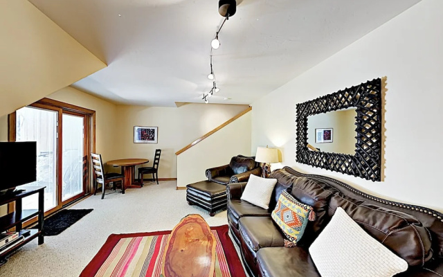 photo 4 of 4501 Vail - 5 Br Duplex