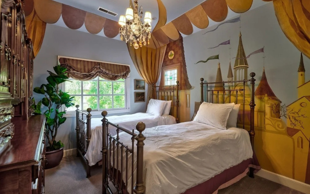 photo 4 of Spacious & Welcoming Close To Stanford & Tech 4 Bedroom Home by RedAwning