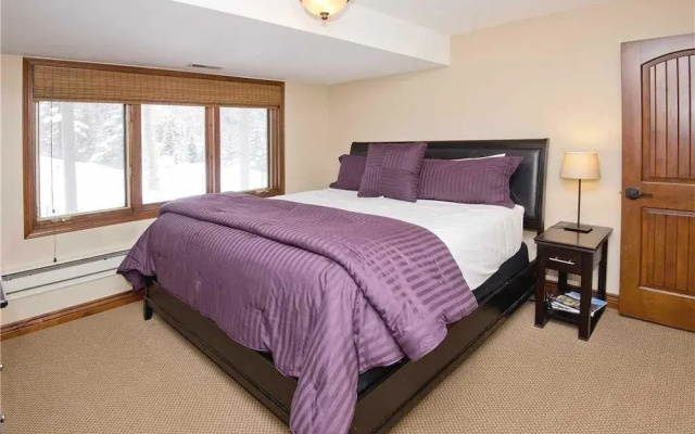 photo 4 of 4515 Bighorn Rd. (unit A) - 4 Br Home