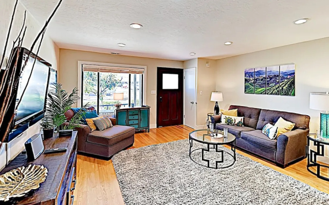 photo 2 of 456 5th Street West Home