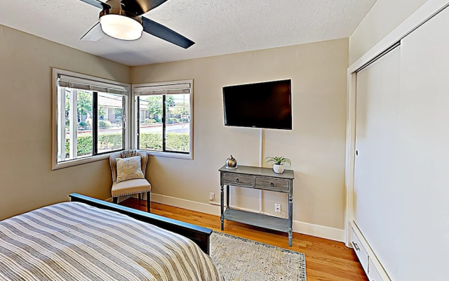 photo 3 of 456 5th Street West Home
