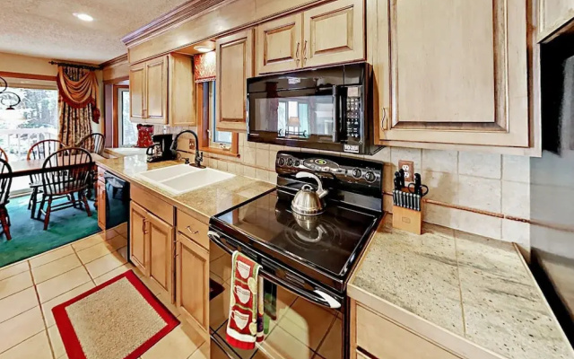 photo 2 of 4562 Streamside Circle E Duplex Unit B 3 Bedrooms 3 Bathrooms Duplex