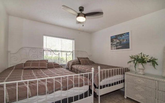 photo 4 of 4601 W 46th Street court
