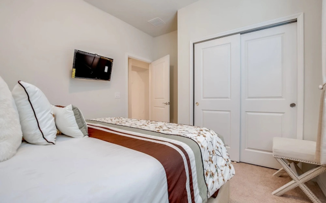 photo 4 of 4611 Terrasonesta Drive