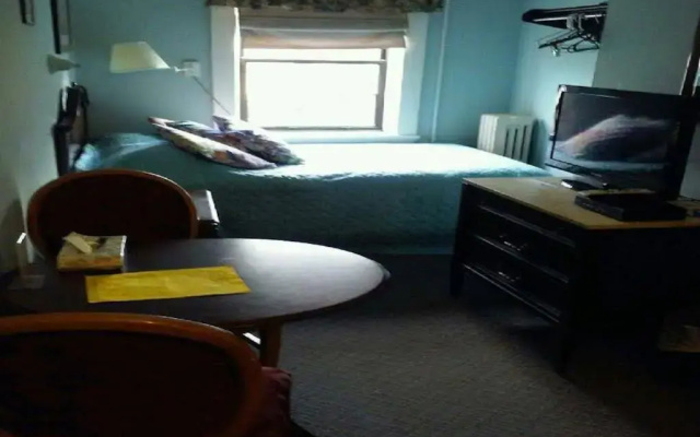 photo 5 of 463 Beacon Street Guest House