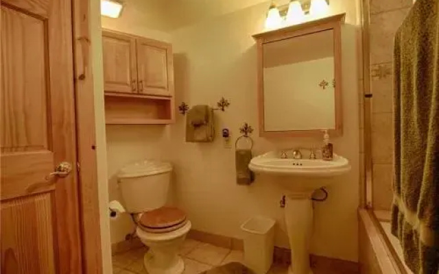 photo 5 of 473 Elm Street - 3 Br Home