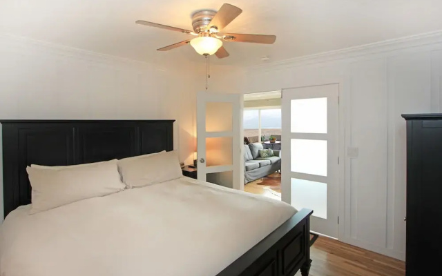 photo 2 of 4805 Seashore A Beck 3 Bedroom Duplex