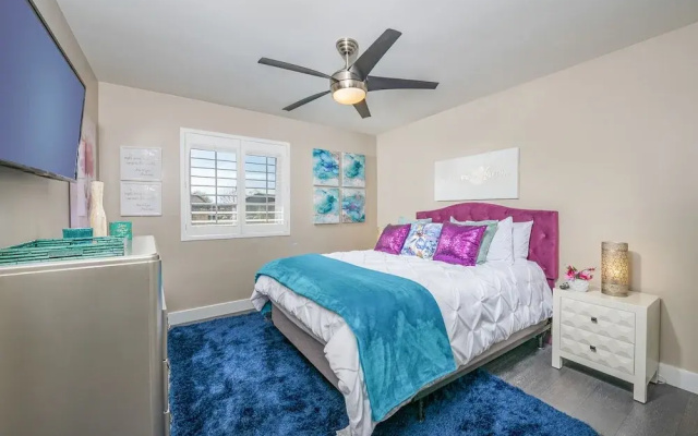 photo 4 of 4844 E Waltann Lane Home 4 Bedrooms 3 Bathrooms Home