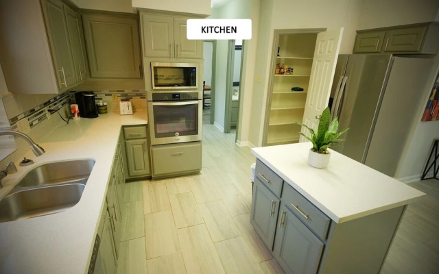 photo 4 of 4Bdrm 2.5Bath 8Bed - Story North Houston