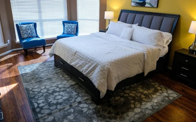 photo 2 of 4Bdrm 3.5Bath 11Beds - Great House