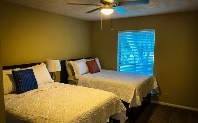 photo 5 of 4Bdrm 3.5Bath 8Beds - Pool House