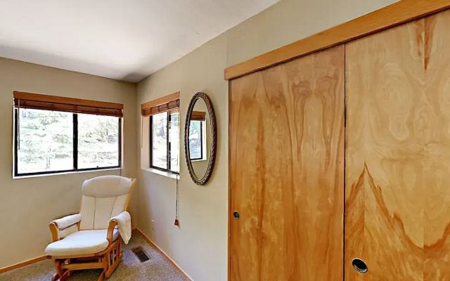 photo 4 of 4BR 3BA Tahoe Donner House by RedAwning