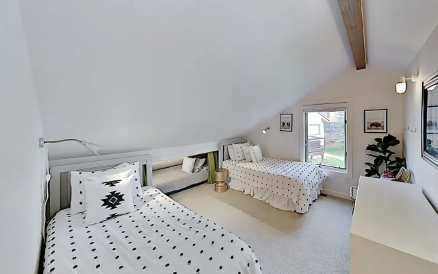 photo 2 of 4BR 3BA Vail Duplex with 4 Floors by RedAwning