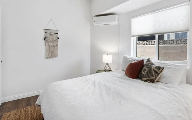 photo 3 of 4BR Bungalow in Echo Park