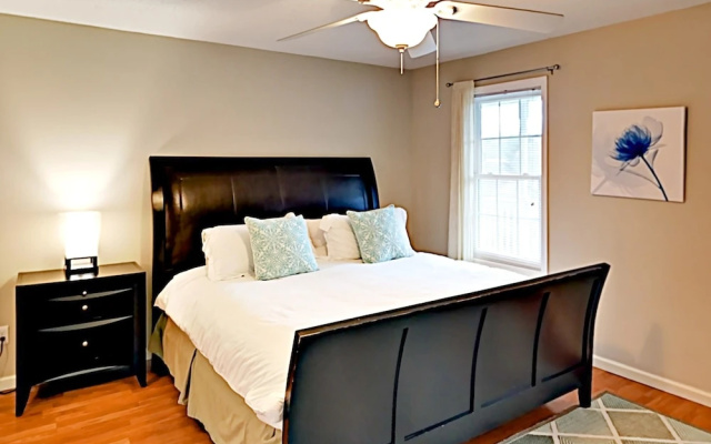 photo 5 of 4BR Country Home w/ Hot Tub