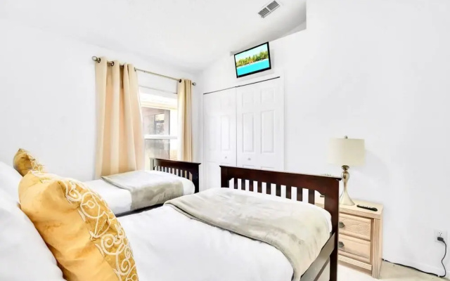 photo 2 of 4BR Family Home With Pool Netflix Near Disney