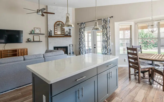 photo 4 of 4BR Home N. Scottsdale by WanderJaunt