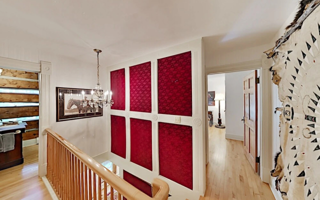 photo 2 of 4BR Luxury Log - 4 Br Home