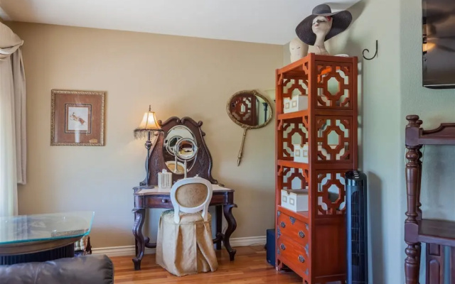 photo 3 of 4BR Ocotillo Home, On the Lake and Golf Course