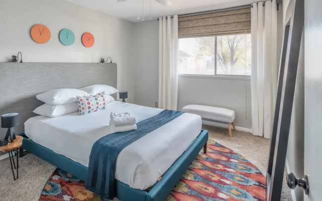 photo 2 of 4BR Scottsdale Townhome by Wanderjaunt