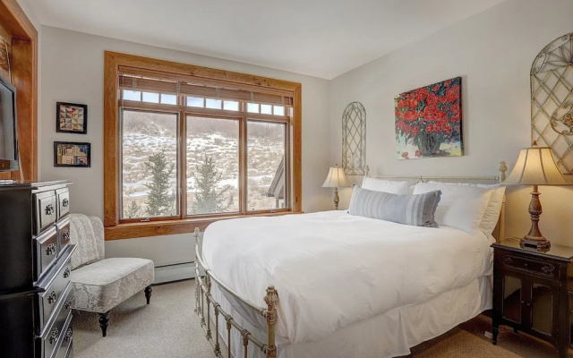 photo 2 of 4br Ski In/ski Out The Top Of Bachelor Gulch 4 Bedroom Condo by RedAwning