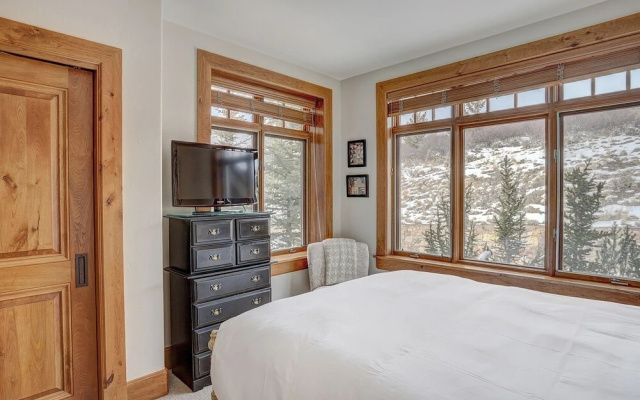 photo 3 of 4br Ski In/ski Out The Top Of Bachelor Gulch 4 Bedroom Condo by RedAwning