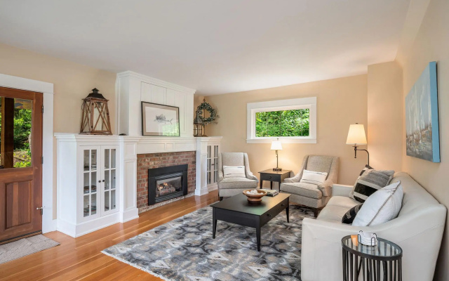 photo 3 of 4BR with Firepit, Outdoor Dining and Yard Surrounded by Trees