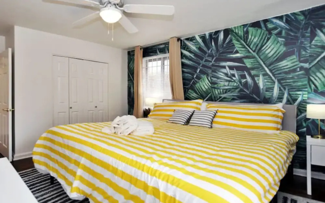 photo 5 of 4TH&INDEP - Furnished Apts - US Capitol