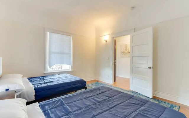 photo 4 of 5 Bedroom Koreatown Charmer near DTLA