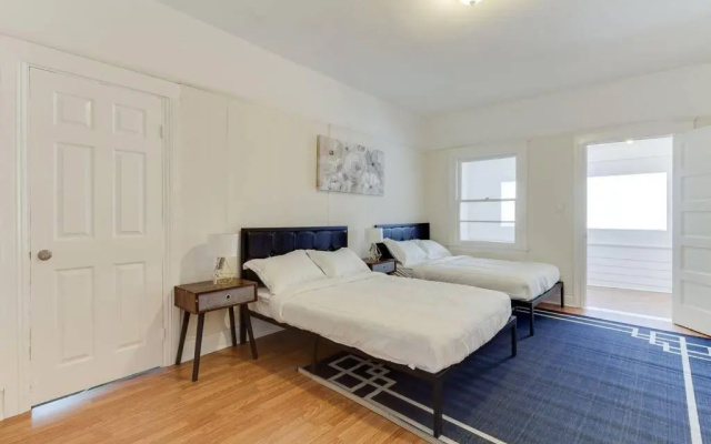 photo 5 of 5 Bedroom Koreatown Charmer near DTLA