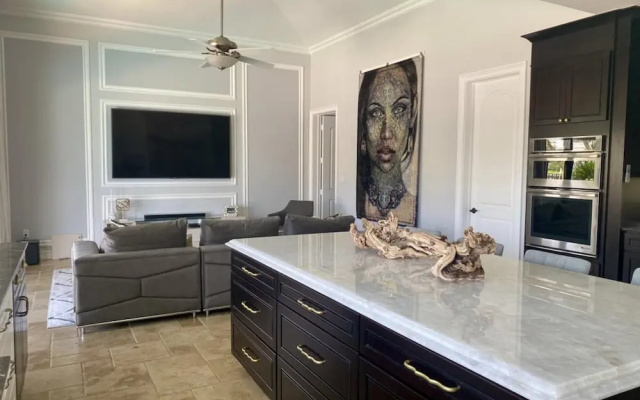 photo 2 of 5 Bedroom Luxe Villa on Deep Water Intracoastal