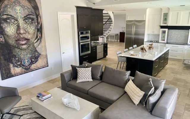 photo 3 of 5 Bedroom Luxe Villa on Deep Water Intracoastal