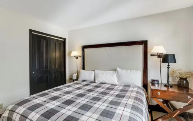 photo 3 of 5 Bedroom Ski-in/ski-out Luxury Townhome in The Meadows Townhomes