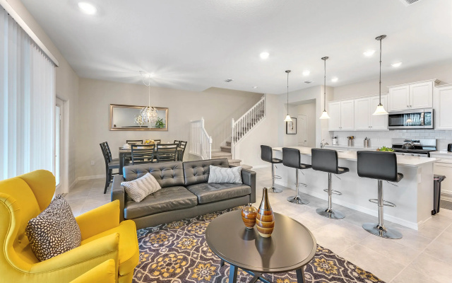 photo 2 of 5 Bedrooms - 4,5 Bathrooms - Solterra 7436 Ol