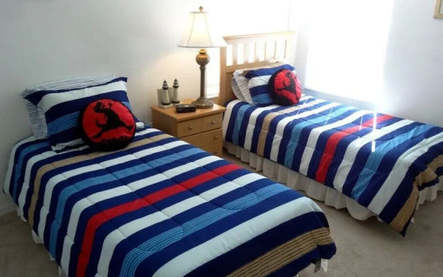 photo 3 of 5 Beds With Private Pool Near Disney Parks 4703 5 Bedroom Home by Redawning