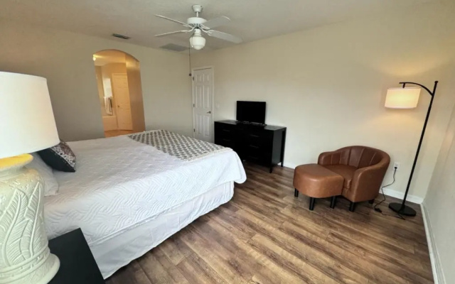 photo 3 of 5 BR/3.5B Lake View, Pool, close to Disney : CL45, Kissimmee, US