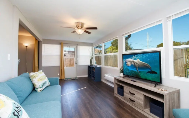 photo 3 of 5 O'clock Somewhere - Short Term Rental 3 Bedroom Home by RedAwning