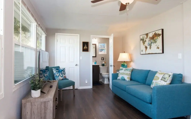 photo 4 of 5 O'clock Somewhere - Short Term Rental 3 Bedroom Home by RedAwning