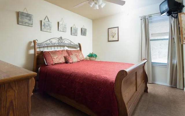 photo 5 of 5 O'clock Somewhere! Ww H302 2 Bedroom Condo by RedAwning