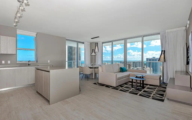photo 2 of 5 Stars 2BR in the SKY UNIQUE Ocean & Bay View BALCONY