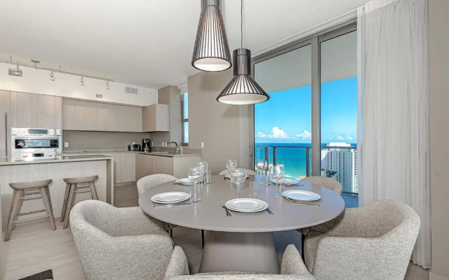 photo 3 of 5 Stars 2BR in the SKY UNIQUE Ocean & Bay View BALCONY