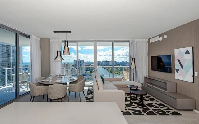 photo 4 of 5 Stars 2BR in the SKY UNIQUE Ocean & Bay View BALCONY