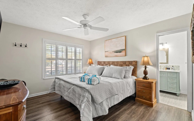 photo 4 of Contemporary Bungalow / West End PCB / Available Now! / Perfect for Family