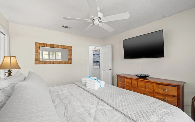 photo 5 of Contemporary Bungalow / West End PCB / Available Now! / Perfect for Family