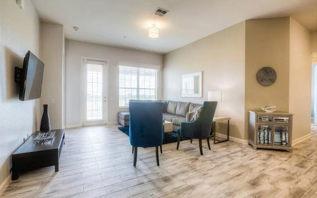 photo 2 of 5048 Shoreway Loop #402,